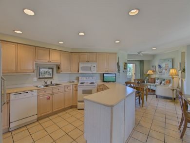 Upscale Vacation Condo on Miramar Beach Full Gulf View